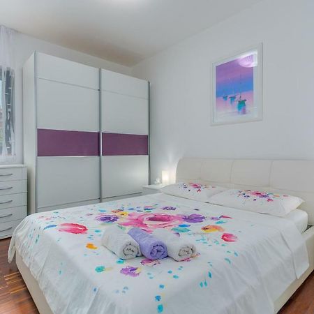 Luxury Apartment Lella Rovinj Exterior photo