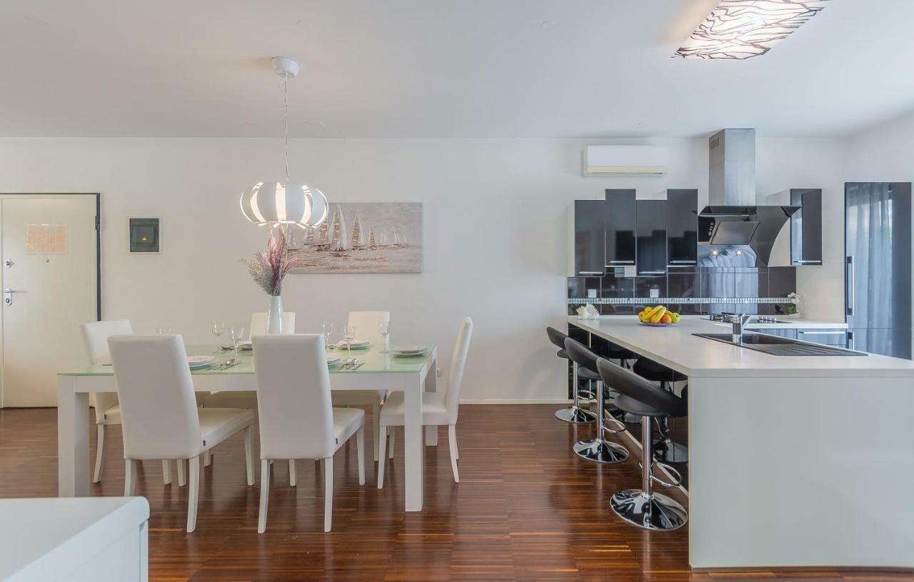 Luxury Apartment Lella Rovinj Exterior photo