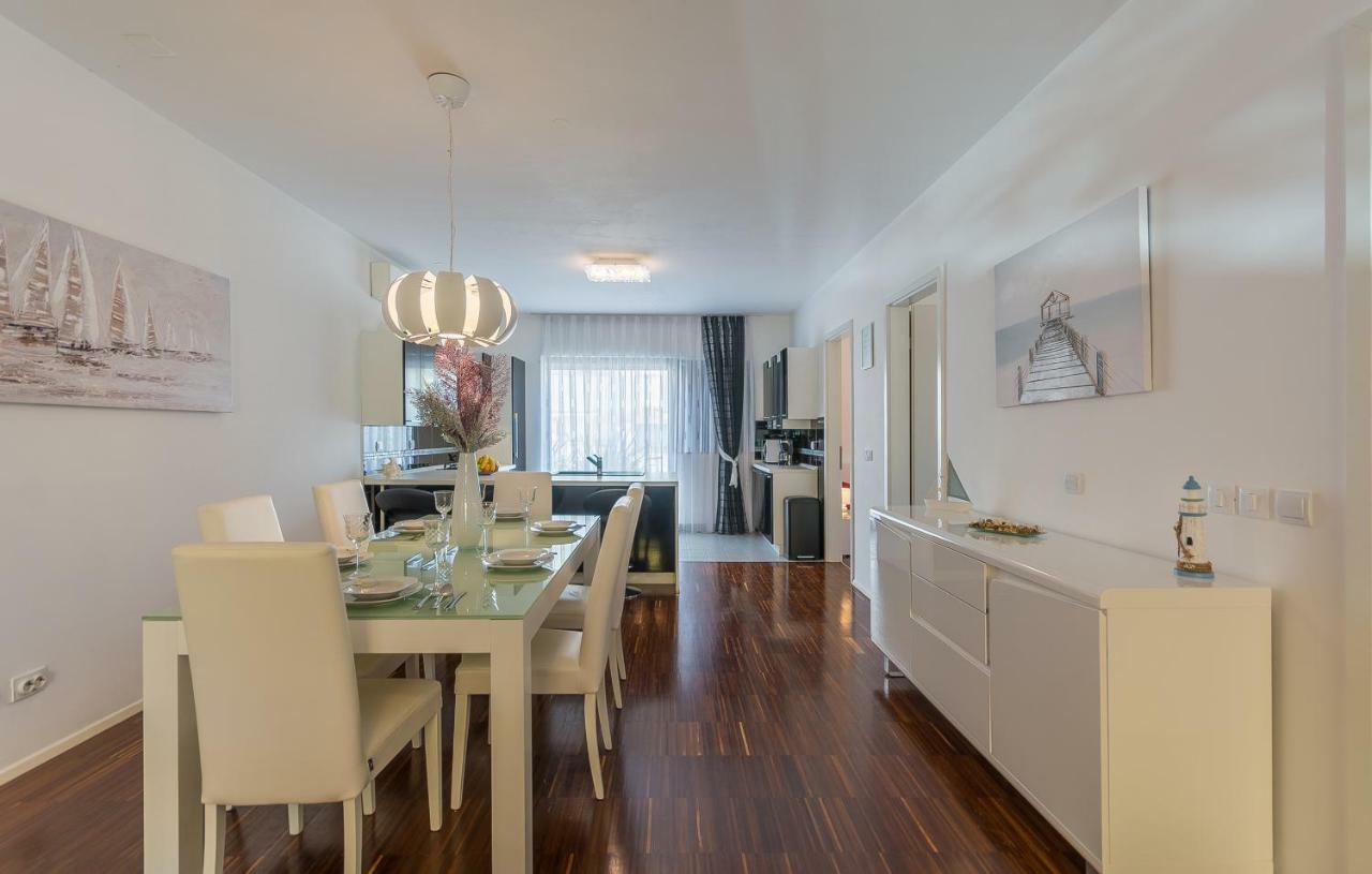 Luxury Apartment Lella Rovinj Exterior photo